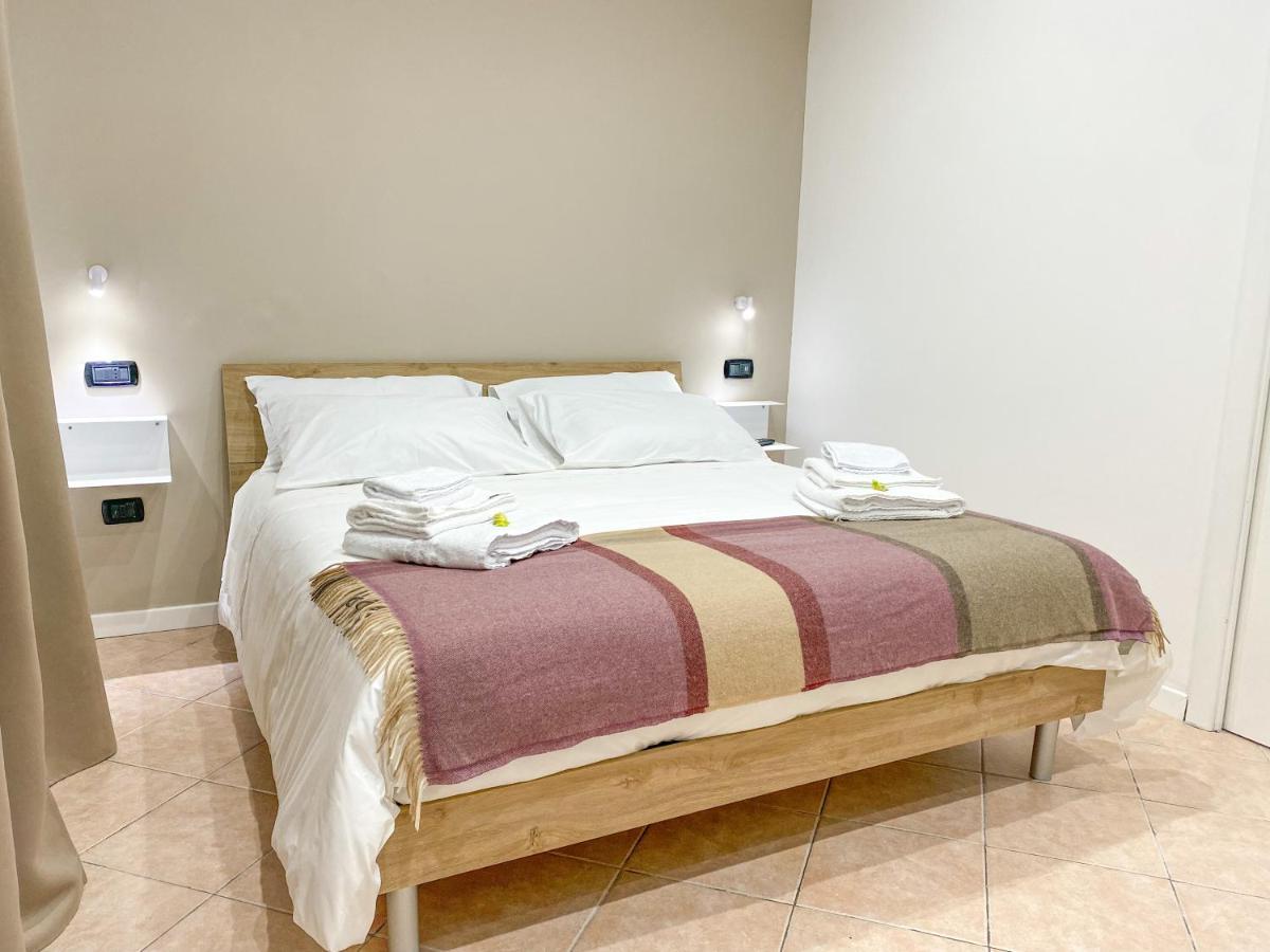 Domus Pisanelli Hotel Napoli Bagian luar foto