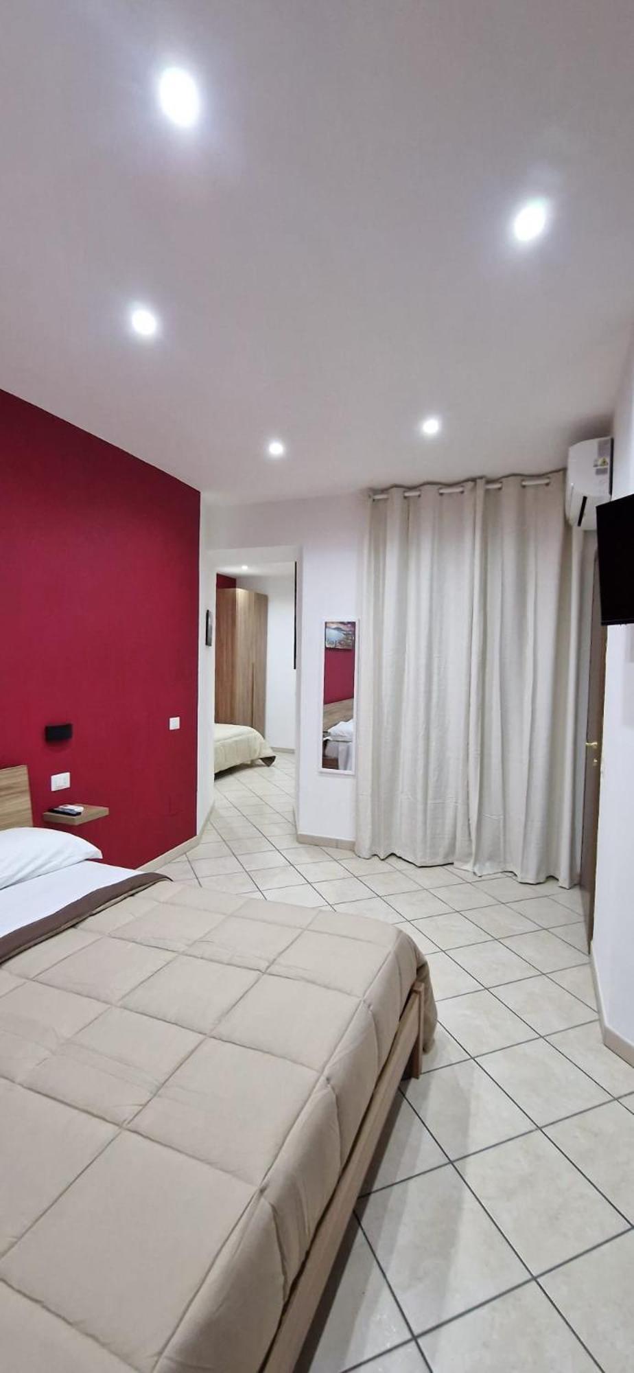 Domus Pisanelli Hotel Napoli Bagian luar foto