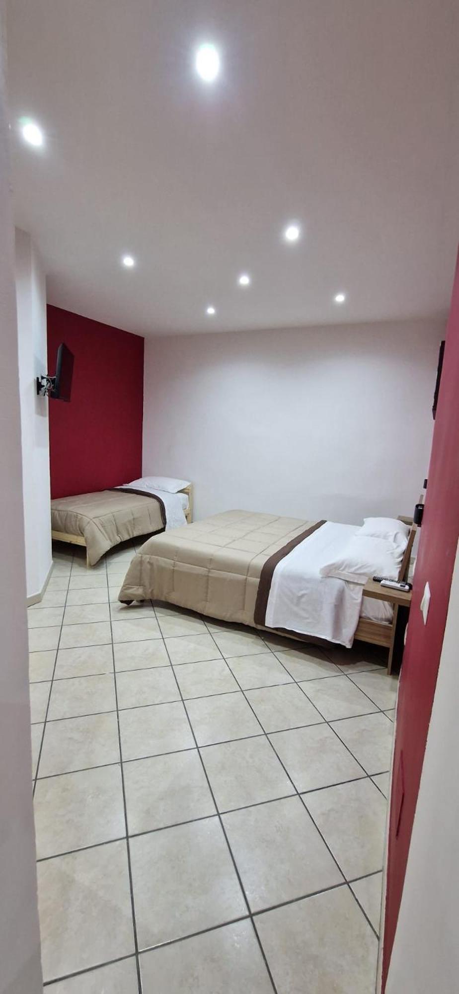 Domus Pisanelli Hotel Napoli Bagian luar foto